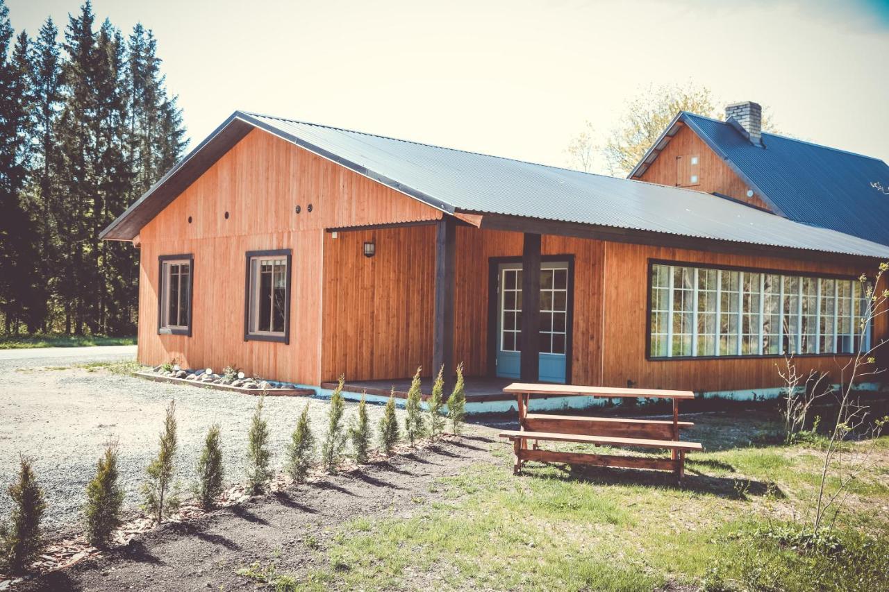 Hellamaa Retrovisiit Alma & Vilma Exterior photo